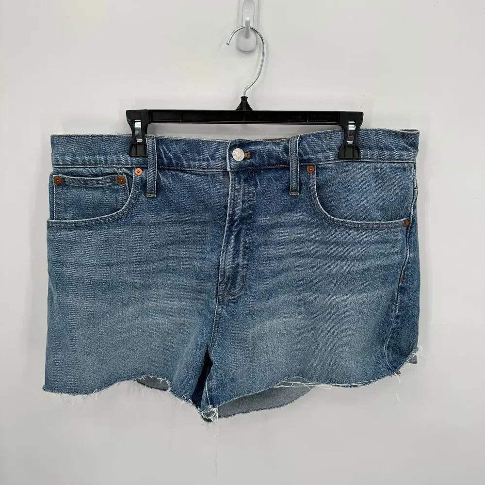 MADEWELL The Perfect Jean Short in Burnett Wash: TENCEL™ Lyocell Edition // 33